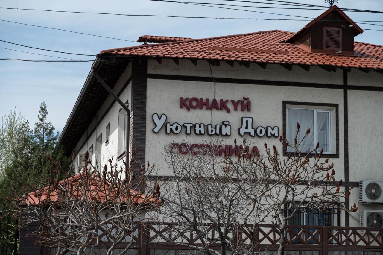 Uyutnyy Dom Hotel Taraz Exterior photo