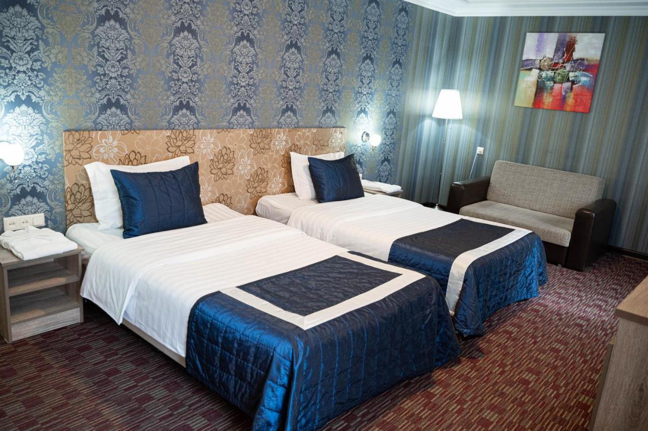 Uyutnyy Dom Hotel Taraz Exterior photo