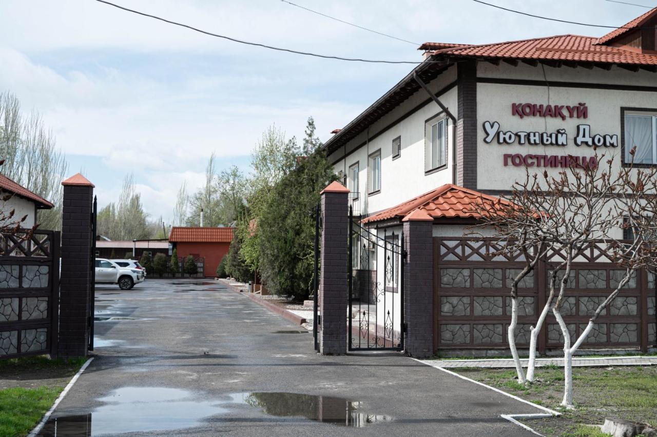 Uyutnyy Dom Hotel Taraz Exterior photo