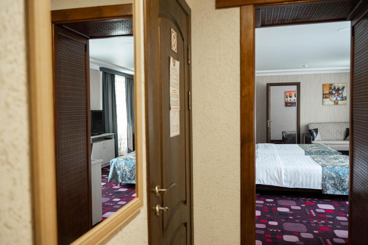 Uyutnyy Dom Hotel Taraz Exterior photo